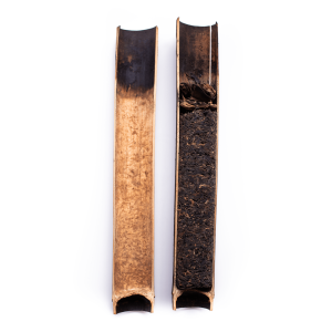 Thé Pu-erh Sauvage Cru Fumé dans du Bambou